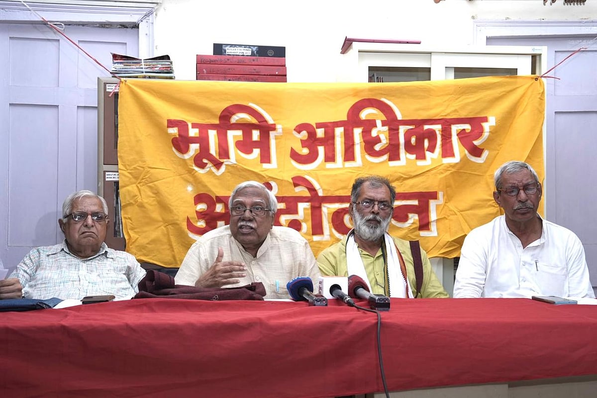 Tribhuvan Tiwari : July 4, Press conference on the upcoming Bhumi Adhikar Andolan nationwide strike of July 9, addressed by former CPI(M) MP Hannan Mollah and others.