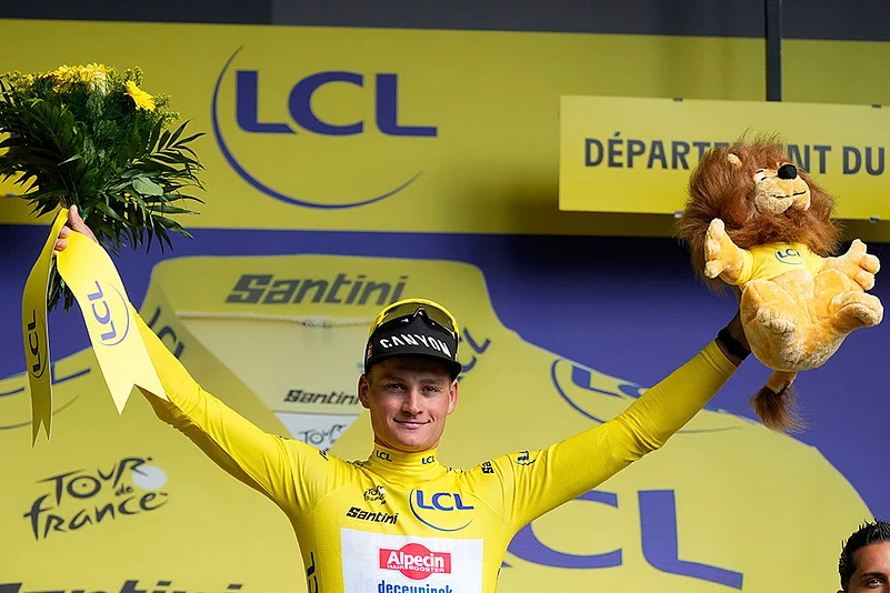 Third stage of the Tour de France 2025 cycling race photos_Netherlands Mathieu van der Poel