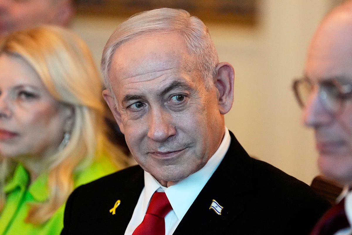 AP Photo/Alex Brandon : Israel's Prime Minister Benjamin Netanyahu attends a meeting with President Donald Trump in the Blue Room of the White House, Monday, July 7, 2025, in Washington. 