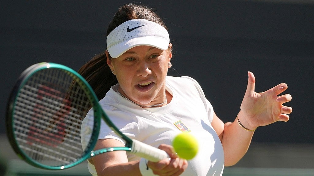Photo: AP : Amanda Anisimova Vs Anastasia Pavlyuchenkova Highlights, Wimbledon Quarter-Final: The 13th seeded American plays a shot against the Russian at the All England Club.