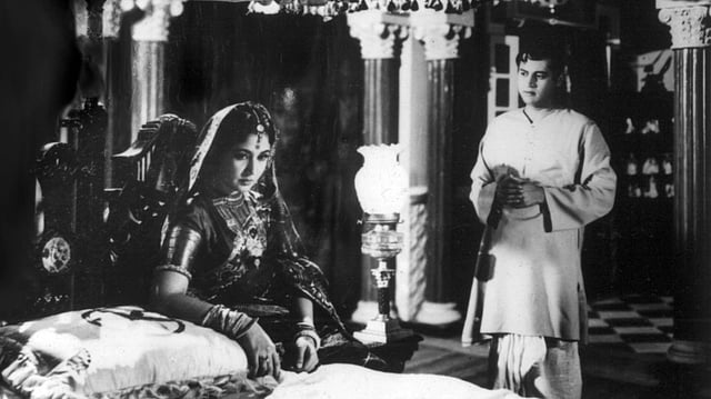 Meena Kumari Was Not Guru Dutt’s First Choice For The Iconic Chhoti Bahu