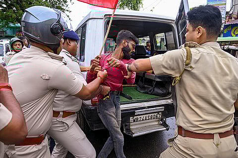 Trade Unions' strike: Protest in WB's Dakshin Dinajpur