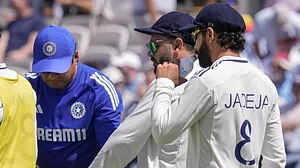| Photo: PTI Photos : India Vs England 3rd Test: RIshabh Pant injury on Day 1