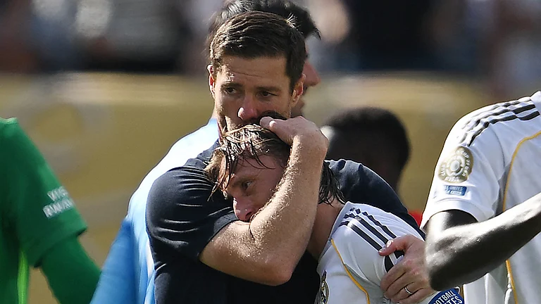 Luka Modric and Xabi Alonso after the PSG vs Real Madrid, FIFA Club World Cup 2025 match. - File