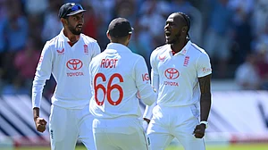 Jofra Archer marked his return to Test cricket in style