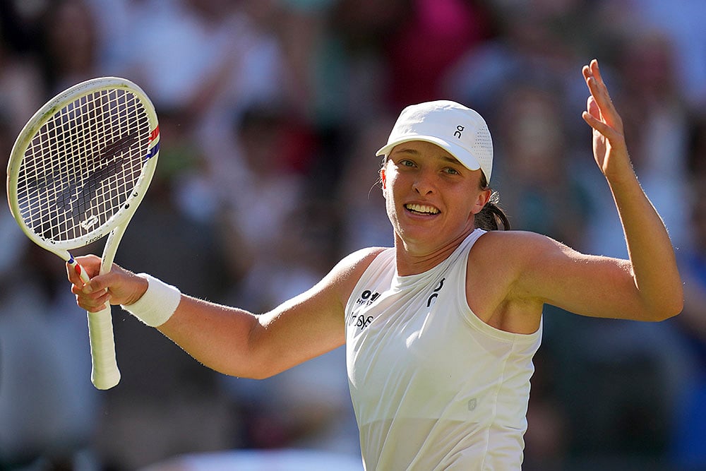 | Photo: AP/Kin Cheung : Wimbledon 2025 Semi-Final: Iga Swiatek Vs Belinda Bencic 
