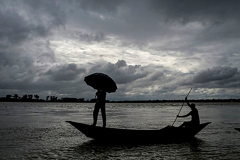 Weather: Overcast in Nadia