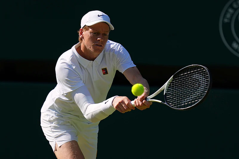 Wimbledon Tennis 2025 mens semifinal match Novak Djorkovic vs Jannik Sinner_3