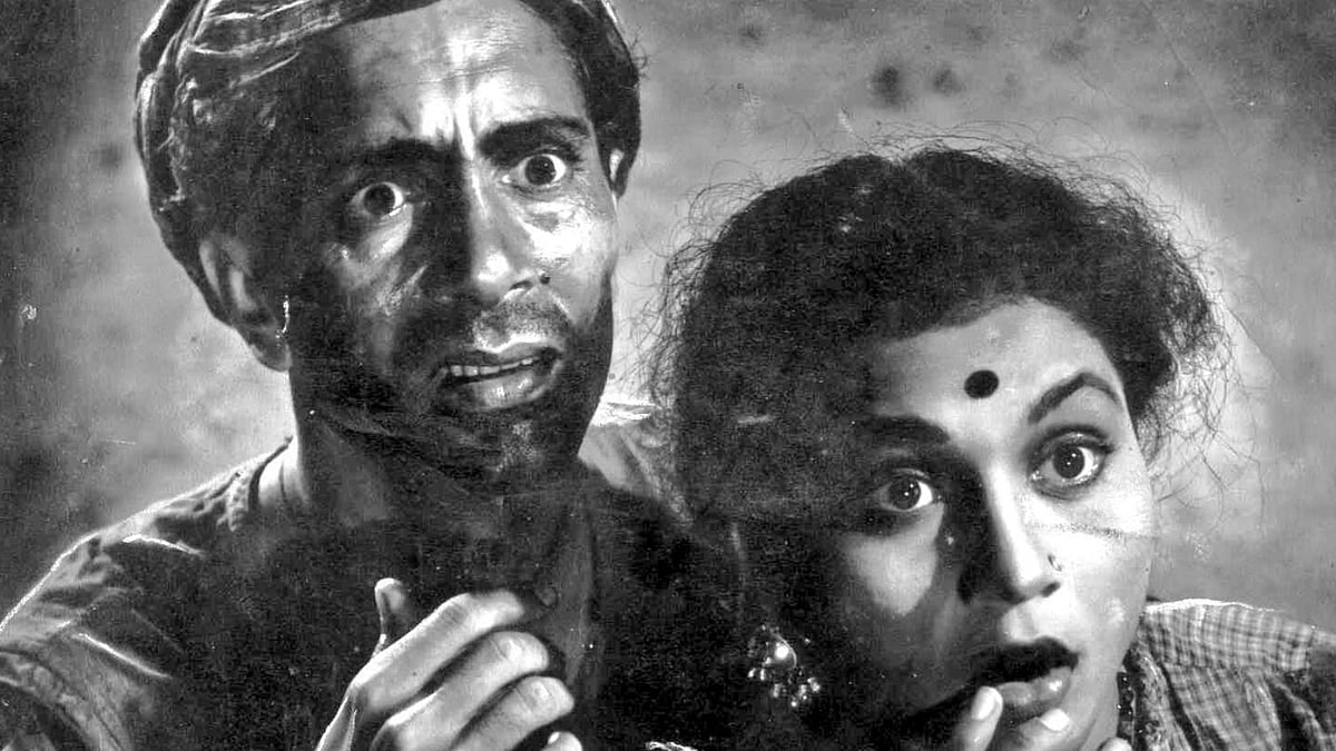 IMDB : Balraj Sahni and Nirupa Roy in Do Bigha Zamin