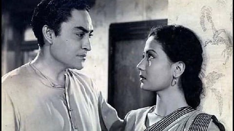 Ashok Kumar and Meena Kumari in Parineeta