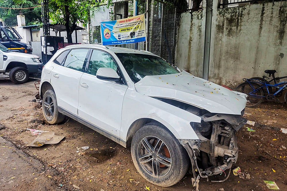 | Photo: PTI : Audi runs over 5 people sleeping on footpath in Delhi's Vasant Vihar