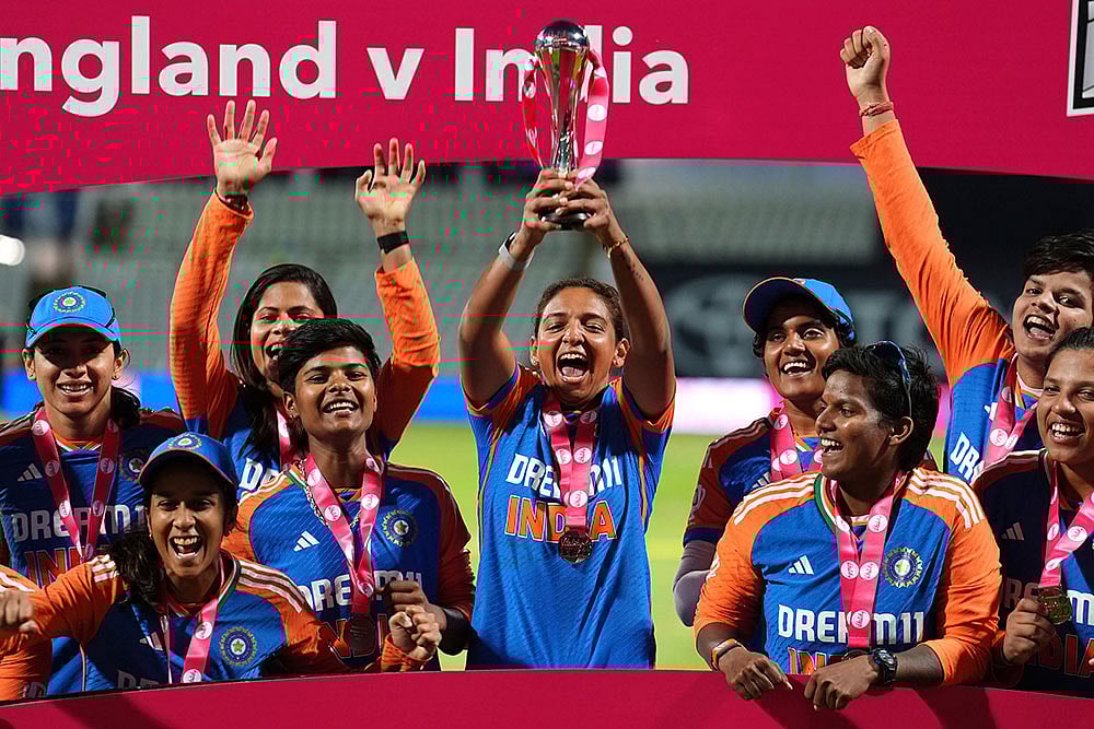 | Photo: Martin Rickett/PA via AP : India Women vs England Women 5th T20I