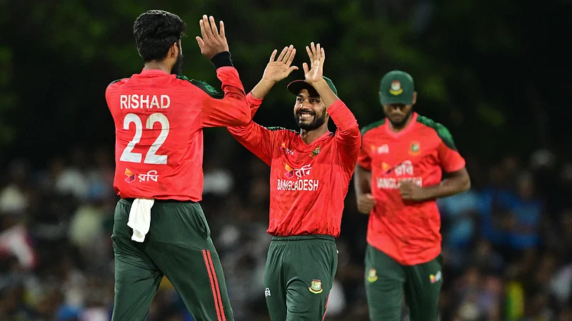 Bangladesh beat Sri Lanka in the second of three T20Is