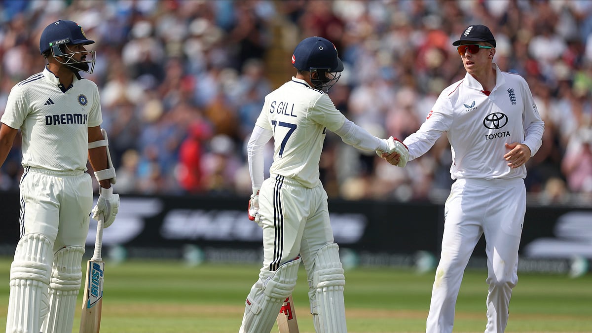  (AP Photo/Scott Heppell) : England's Zak Crawley, right, congratulates India's captain Shubman Gill on playing a fine innings on day two of the second cricket test match between England and India at Edgbaston in Birmingham, England, Thursday, July 3, 2025.