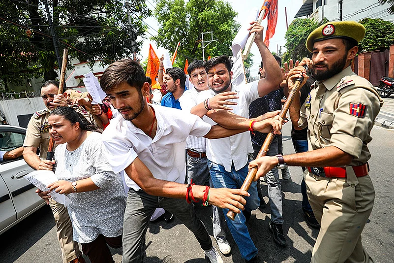 13/07/2025 04:43 PM
National
Protest against Urdu requirement in Naib Tehsildar exam