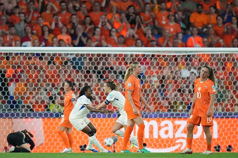 UEFA Womens Euros 2025 Netherlands vs France soccer group D match photo: Jill Roord