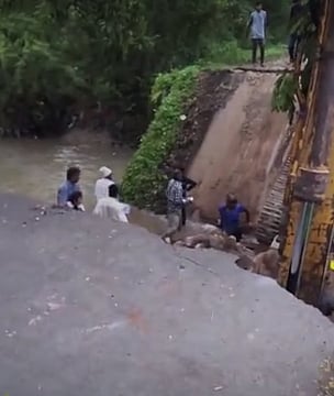 Old Bridge Slab Collapses During Repair In Gujarat’s Junagadh District