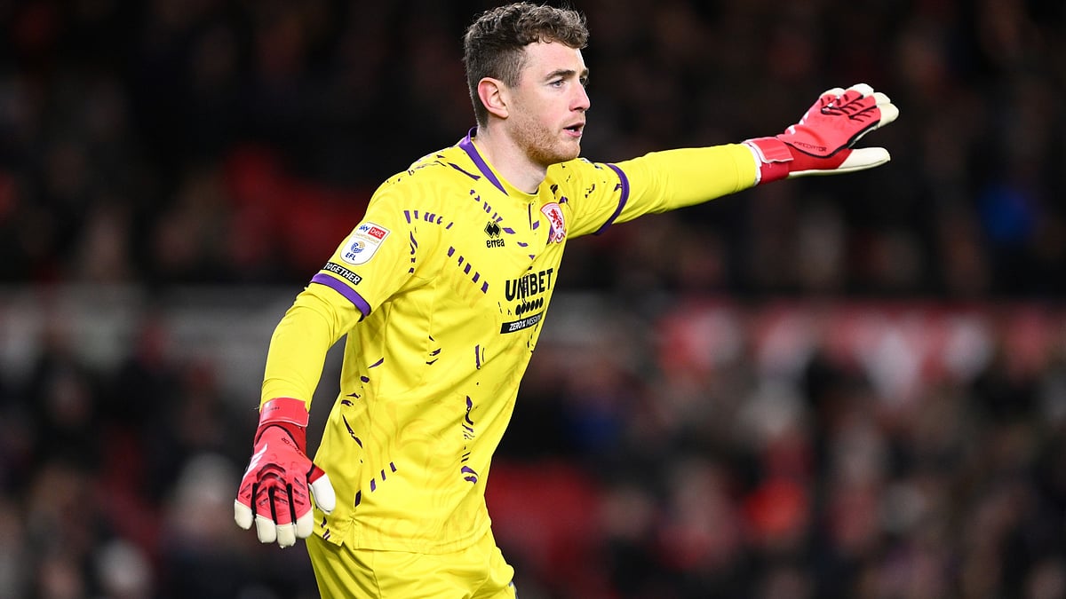 Mark Travers joins Everton on a four-year deal - null