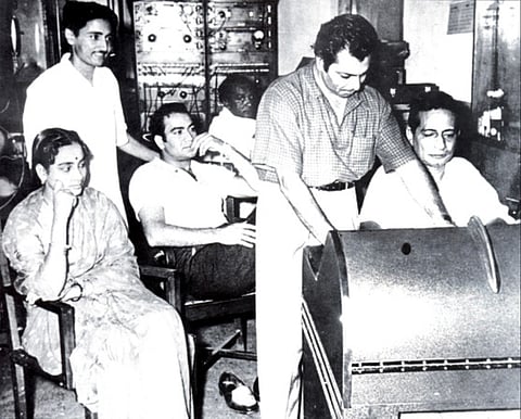 Madan Mohan with Geeta Dutt & Premnath during a recording of “Samundar”