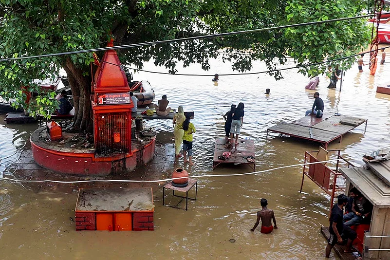 Ganga water level rises in Varanasi, Flooded Assi Ghat