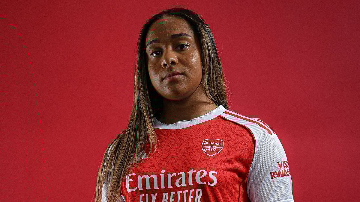X/ArsenalWFC : Canada striker Olivia Smith has joined Arsenal from Liverpool in a record-breaking deal.