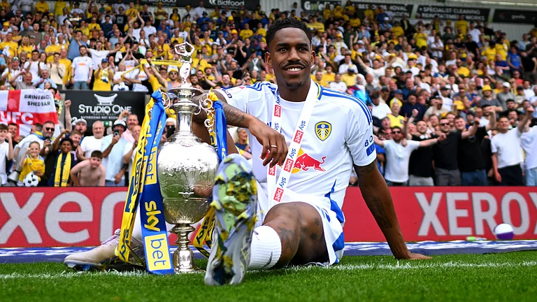 Junior Firpo returns to Real Betis - null