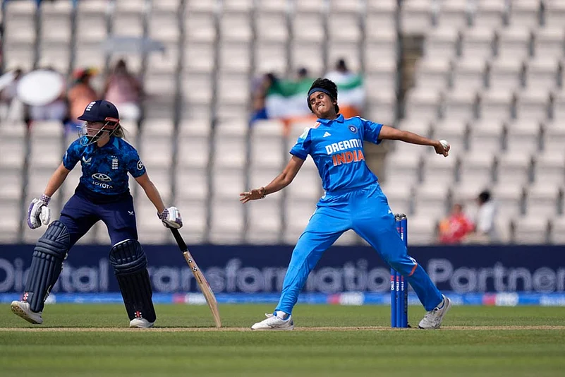 IND-W vs ENG-W
