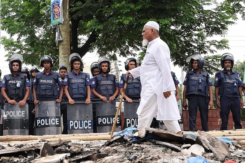 Bangladesh Violence in Gopalganj_security forces in Gopalganj