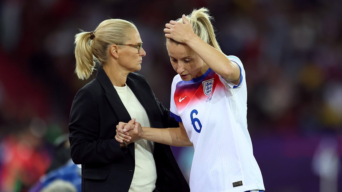 Leah Williamson and Sarina Wiegman