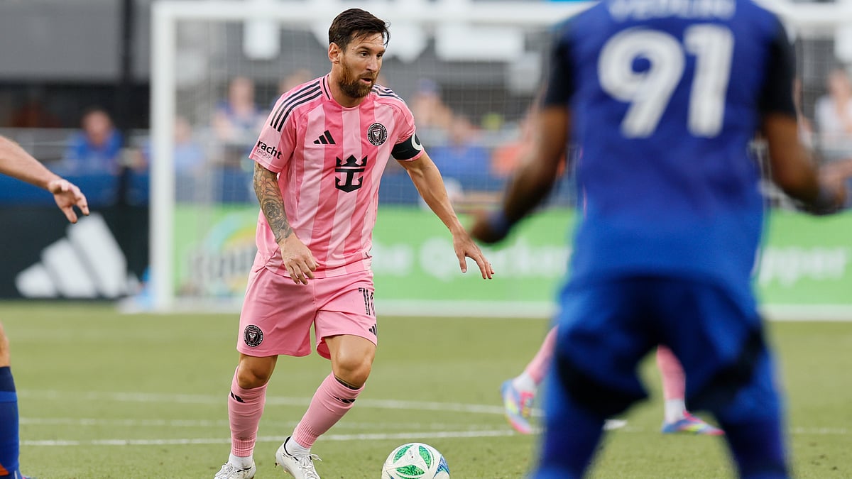 | Photo: AP/AP Photo/Jay LaPrete : NY Red Bulls vs Inter Miami, MLS 2025: Inter Miami's Lionel Messi looks for an open pass against FC Cincinnati's during the second half of an MLS soccer match, Wednesday, July 16, 2025, in Cincinnati.