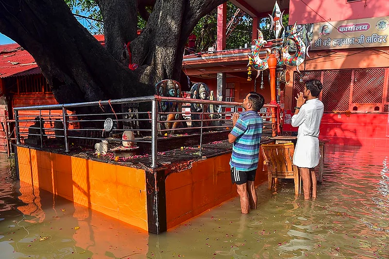 Gangas water level rises