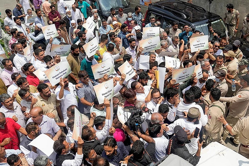Congress protest for J&K statehood