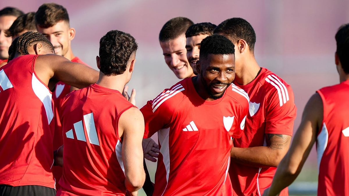 X/67Kelechi : Sevilla players welcome new signing Kelechi Iheanacho.