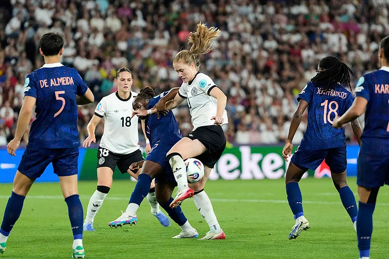 Womens Euro 2025 quarterfinals match France vs Germany: Sandy Baltimore