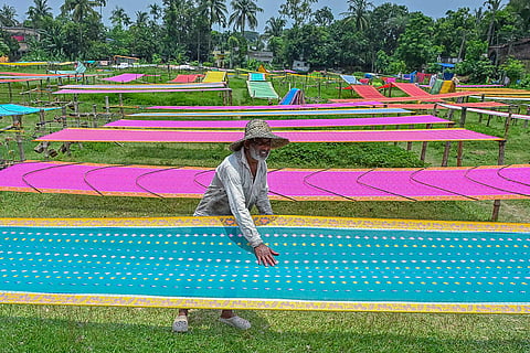 Handloom fabri drying in Nadia
