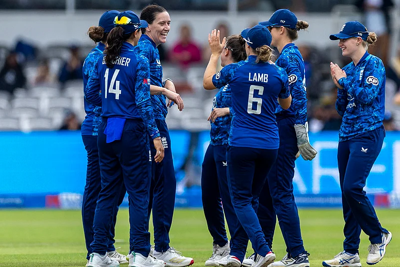Second womens one day international match England women vs India women_Emily Arlott
