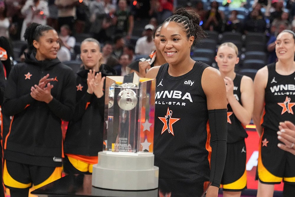 | Photo: AP/Michael Conroy  : WNBA All-Star Game: Team Clark vs Team Collier
