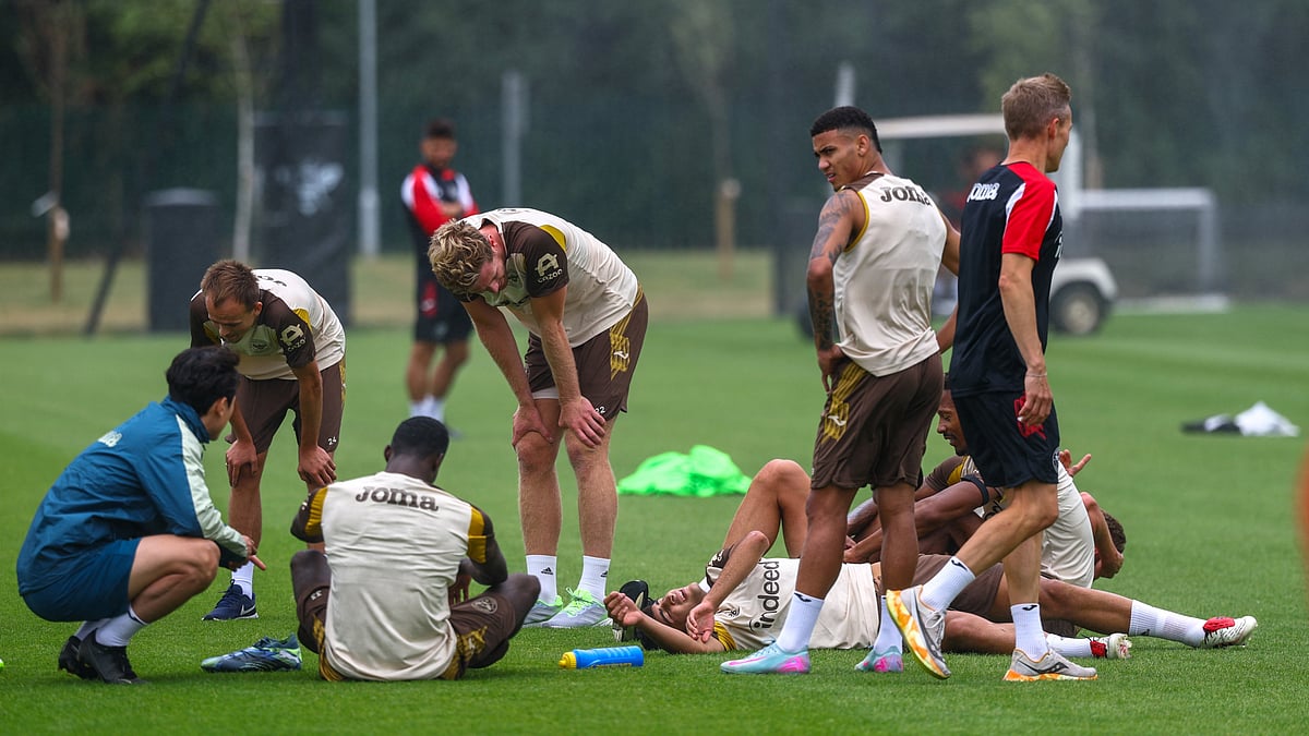 | Photo: X/BrentfordFC : Brentford players in training ahead of their pre-season friendly match against Gil Vicente.
