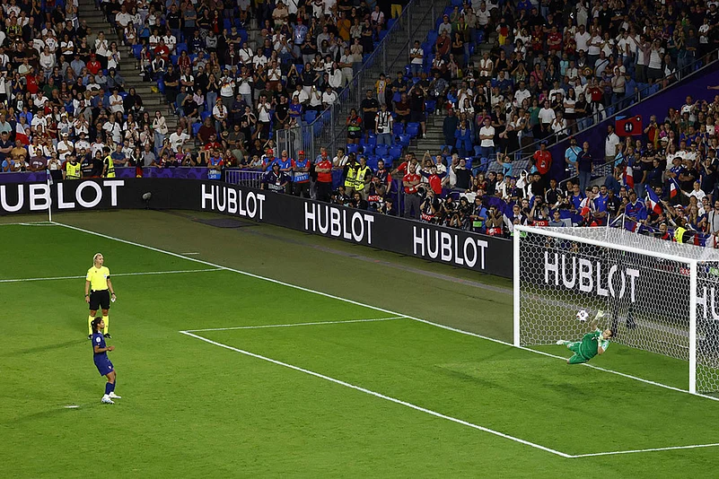 Womens Euro 2025 quarterfinals match France vs Germany: Ann-Katrin Berger