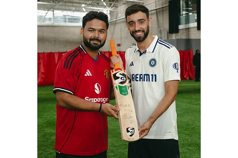 Manchester United vs India Cricket team Collab: Rishabh Pant and Bruno Fernandes