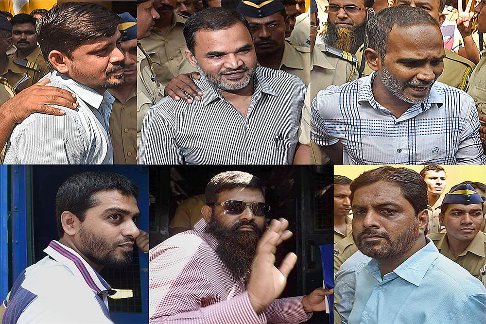 | Photo: PTI/Shashank Parade : 7/11 Mumbai train blasts: 12 accused acquitted by HC
