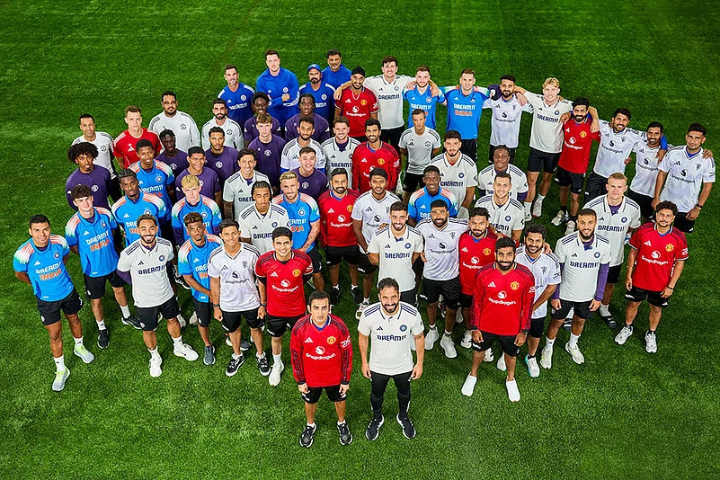 Indian cricket team meets Manchester United players