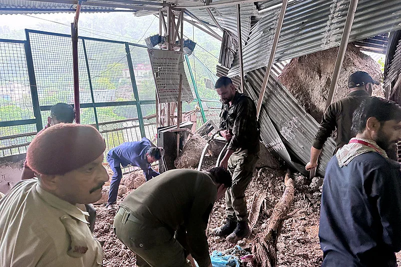 Landslide hits Vaishno Devi track in J-K’s Reasi