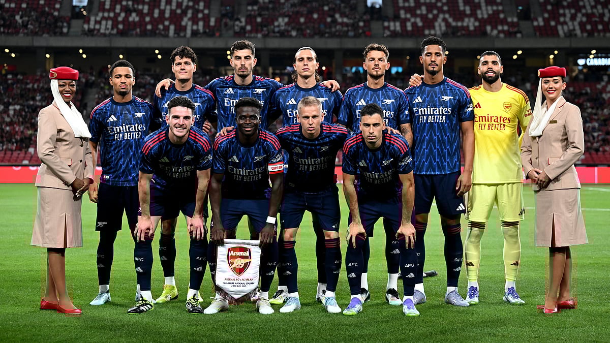 Arsenal : Arsenal side posing ahead of kick-off in Sinapore.