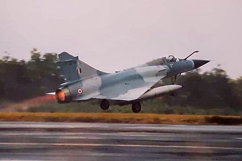 Mirage-2000's evacuation from Mauritius in 2004