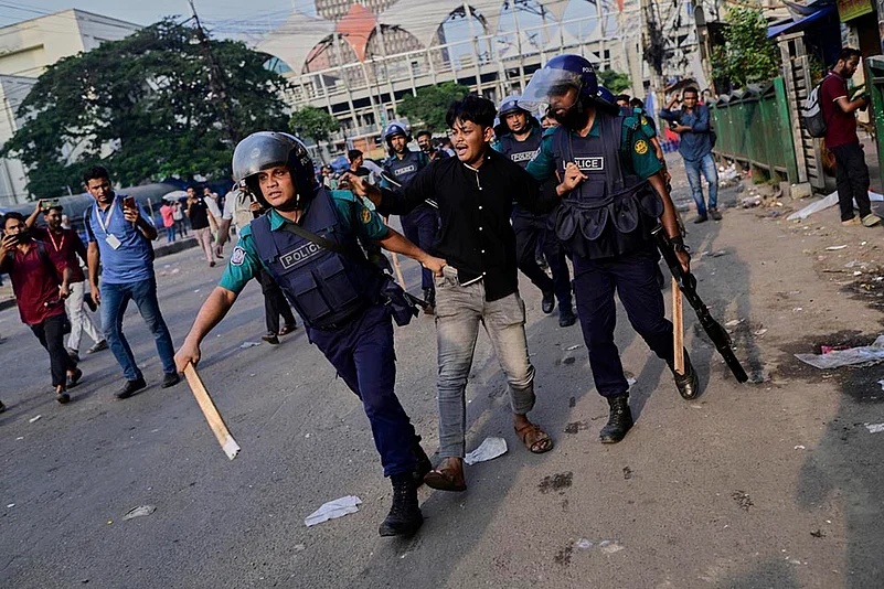 Bangladesh Students Protest After Air Force Jet Crash in Dhaka