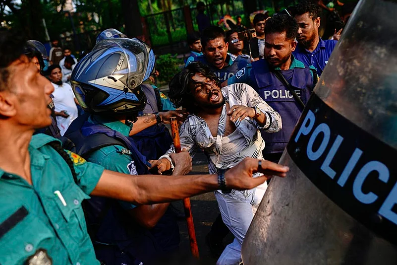 Bangladesh Students Protest After Air Force Jet Crash in Dhaka