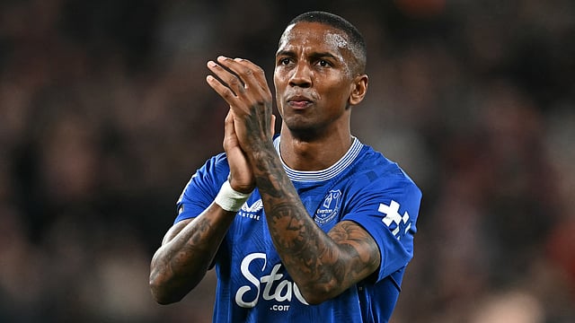 Ashley Young Signs One-year Deal With Ipswich Town