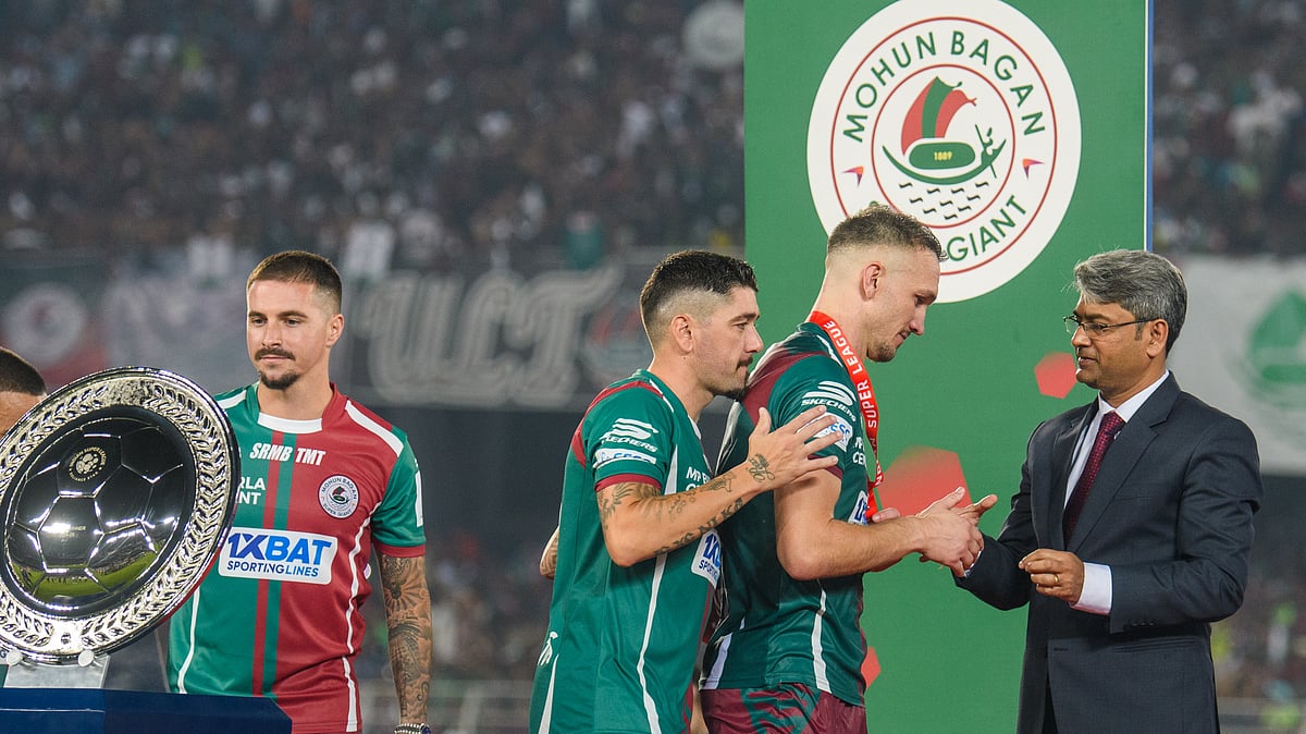 File Photo : Kalyan Chaubey presents ISL 2024-25 winners medal to Mohun Bagan players. 