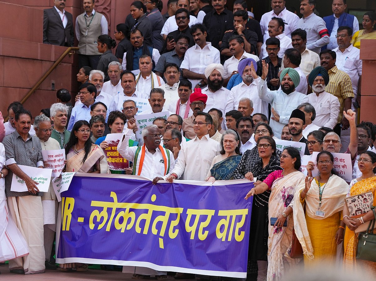 PTI : Day 4: Opposition members protest SIR in Parliament leading to Logjam in Monsoon Session